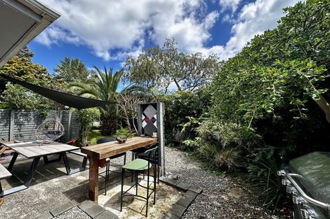 Photo of property in 219 Te Moana Road, Waikanae, 5036