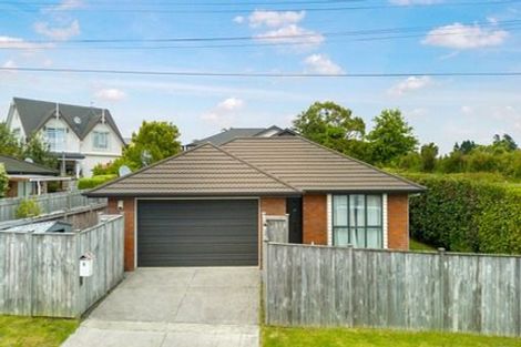 Photo of property in 2 Renata Crescent, Te Atatu Peninsula, Auckland, 0610