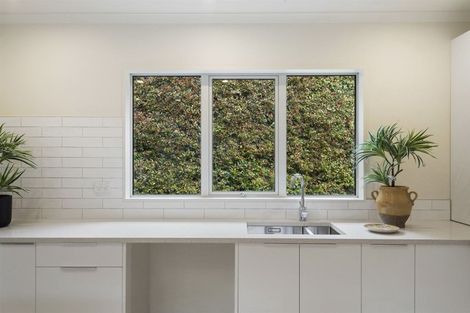 Photo of property in 11a Viridian Lane, Greenhithe, Auckland, 0632