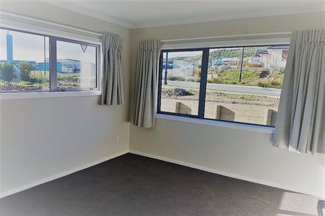 Photo of property in 2 Waitaria Terrace, Aotea, Porirua, 5024