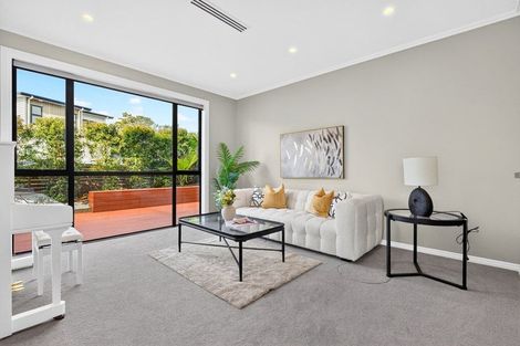 Photo of property in 1 Taku Close, Long Bay, Auckland, 0630