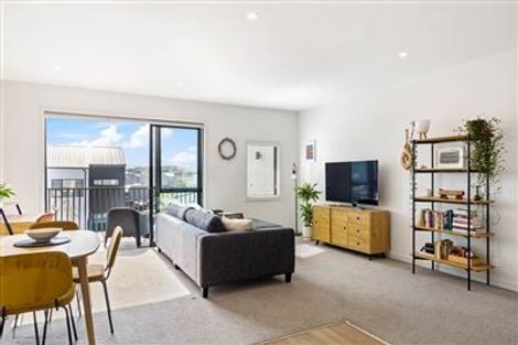 Photo of property in 6/3 Genevieve Lane, Hobsonville, Auckland, 0616