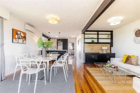 Photo of property in 94 Exmouth Road, Northcote, Auckland, 0627