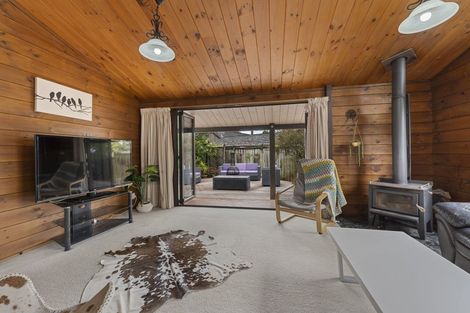 Photo of property in 12 Cargill Place, Frankleigh Park, New Plymouth, 4310