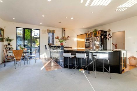 Photo of property in 18 Ribbonwood Crescent, Goodwood Heights, Auckland, 2105