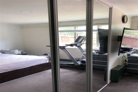 Photo of property in 21 Dundale Avenue, Blockhouse Bay, Auckland, 0600