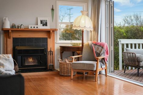 Photo of property in 35 Riverhead Road, Kumeu, 0810
