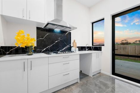 Photo of property in 100 Parkview Drive, Gulf Harbour, Whangaparaoa, 0930