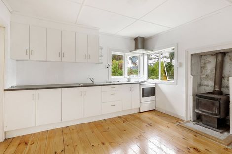 Photo of property in 37 Camp Road, Coroglen, Whitianga, 3591