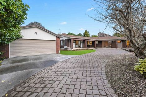 Photo of property in 24 Burn-murdoch Street, St Andrews, Hamilton, 3200