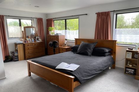 Photo of property in 1/7 Colmar Road, Mellons Bay, Auckland, 2014