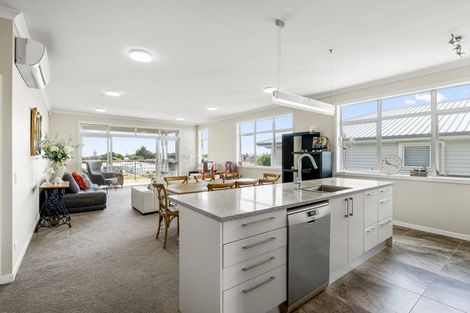 Photo of property in 44 Landmark Terrace, Orewa, 0931