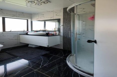 Photo of property in 5 Sherpa Place, Massey, Auckland, 0614
