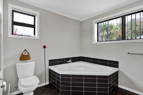 Photo of property in 20 Cutfield Street, Inglewood, 4330