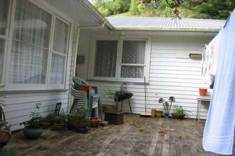 Photo of property in 26 Holmes Grove, Naenae, Lower Hutt, 5011