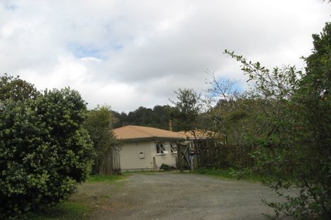Photo of property in 13-15 Falls Road, Waitakere, Auckland, 0781