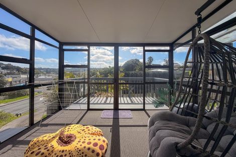 Photo of property in 1/725 Beach Road, Browns Bay, Auckland, 0630