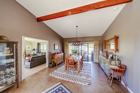 Photo of property in 239 Maharakeke Road, Waipukurau, 4281