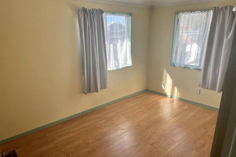 Photo of property in 2/491 Glenfield Road, Glenfield, Auckland, 0629