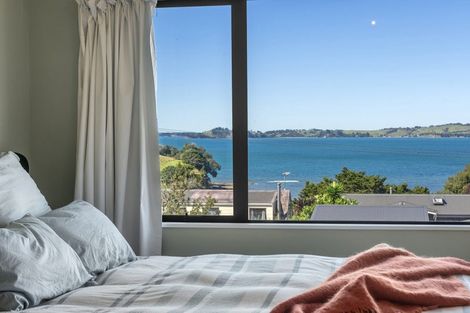 Photo of property in 10 Kookaburra Drive, Tawharanui Peninsula, Matakana, 0986