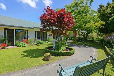 Photo of property in Heretaunga Village, 2 Field Street, Silverstream, Upper Hutt, 5019