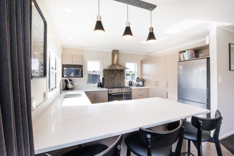 Photo of property in 9 Lorenzo Place, Kelvin Grove, Palmerston North, 4414