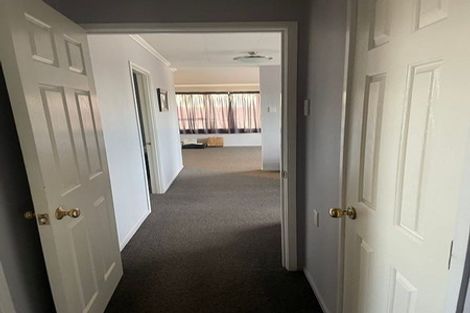 Photo of property in 136 Luckens Road, West Harbour, Auckland, 0618