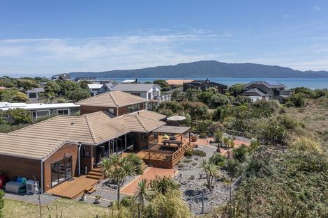 Photo of property in 263 Manly Street, Paraparaumu Beach, Paraparaumu, 5032