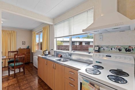 Photo of property in 24 Cecil Place, Cloverlea, Palmerston North, 4412