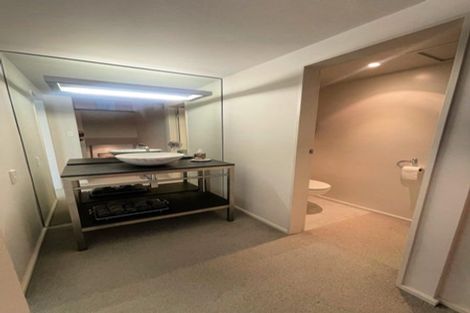 Photo of property in Beauport Apartments, 2/30 The Crescent, Roseneath, Wellington, 6011
