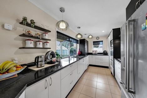 Photo of property in 24 Park Lane, Waitara, 4320