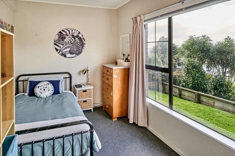 Photo of property in 16 Saint Aidans Way, Tawa, Wellington, 5028