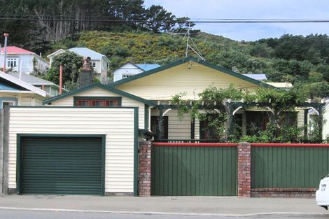 Photo of property in 11 The Parade, Island Bay, Wellington, 6023