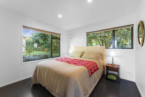 Photo of property in 2 Earle Place, Acacia Bay, Taupo, 3330