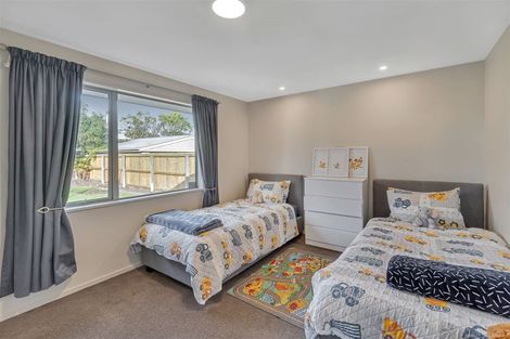 Photo of property in 104 Wainoni Road, Avondale, Christchurch, 8061