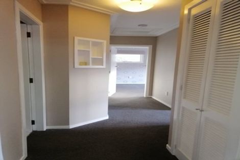 Photo of property in 32 Davis Grove, Wainuiomata, Lower Hutt, 5014