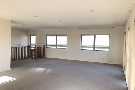 Photo of property in 726b East Coast Road, Pinehill, Auckland, 0632