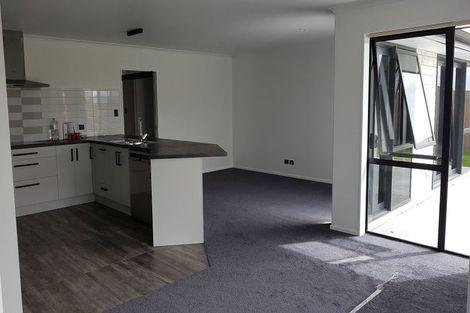 Photo of property in 28 Powhaitere Road, One Tree Point, 0118