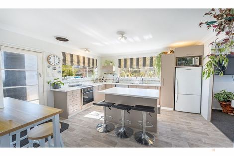 Photo of property in 1 Regent Street, Waimate, 7924