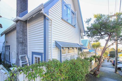 Photo of property in 16 Newman Terrace, Thorndon, Wellington, 6011