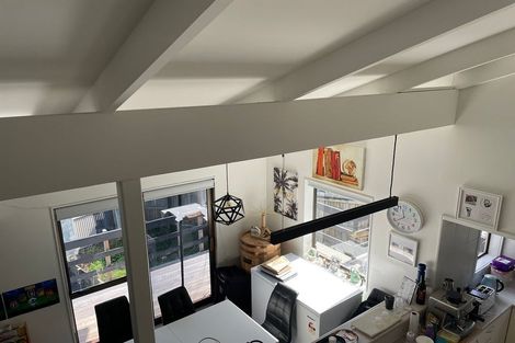 Photo of property in 42 Holyoake Place, Chatswood, Auckland, 0626