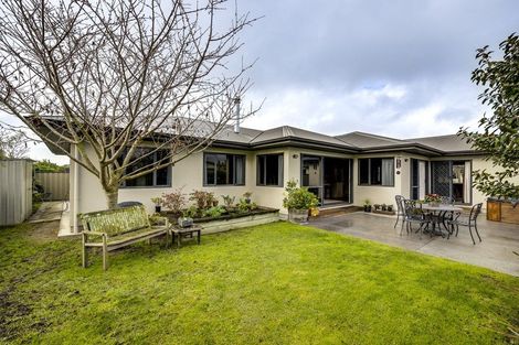 Photo of property in 17 Newbury Place, Taradale, Napier, 4112