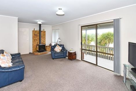Photo of property in 8 Kaanapali Place, Wattle Downs, Auckland, 2103