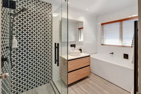 Photo of property in 43 Speyside Crescent, Flat Bush, Auckland, 2016