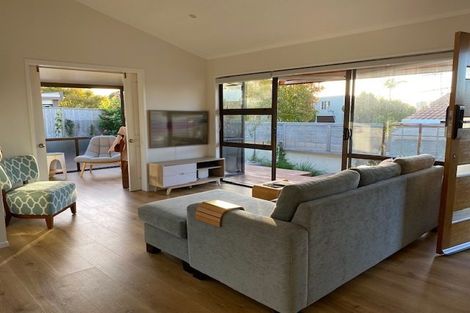 Photo of property in 2/83 Bramley Drive, Farm Cove, Auckland, 2012