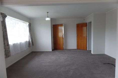 Photo of property in 2/15 Ballater Place, Highland Park, Auckland, 2010