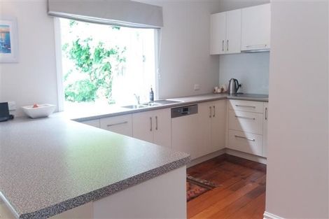 Photo of property in 6 Baring Street, Oriental Bay, Wellington, 6011