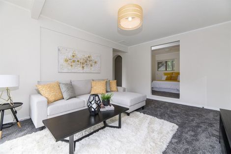 Photo of property in 1 Kallista Place, Browns Bay, Auckland, 0630