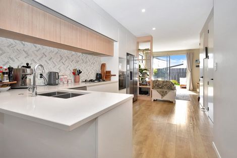 Photo of property in 4 Whakanoho Road, Westgate, Auckland, 0814