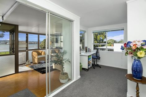 Photo of property in 1/11 Kiwi Esplanade, Mangere Bridge, Auckland, 2022